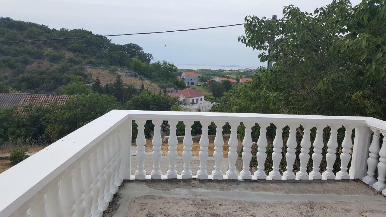 Apartment Cernesa Ražanac Εξωτερικό φωτογραφία