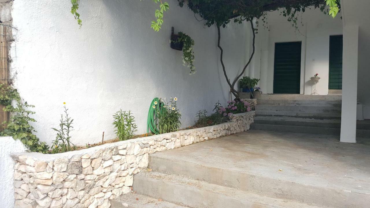 Apartment Cernesa Ražanac Εξωτερικό φωτογραφία