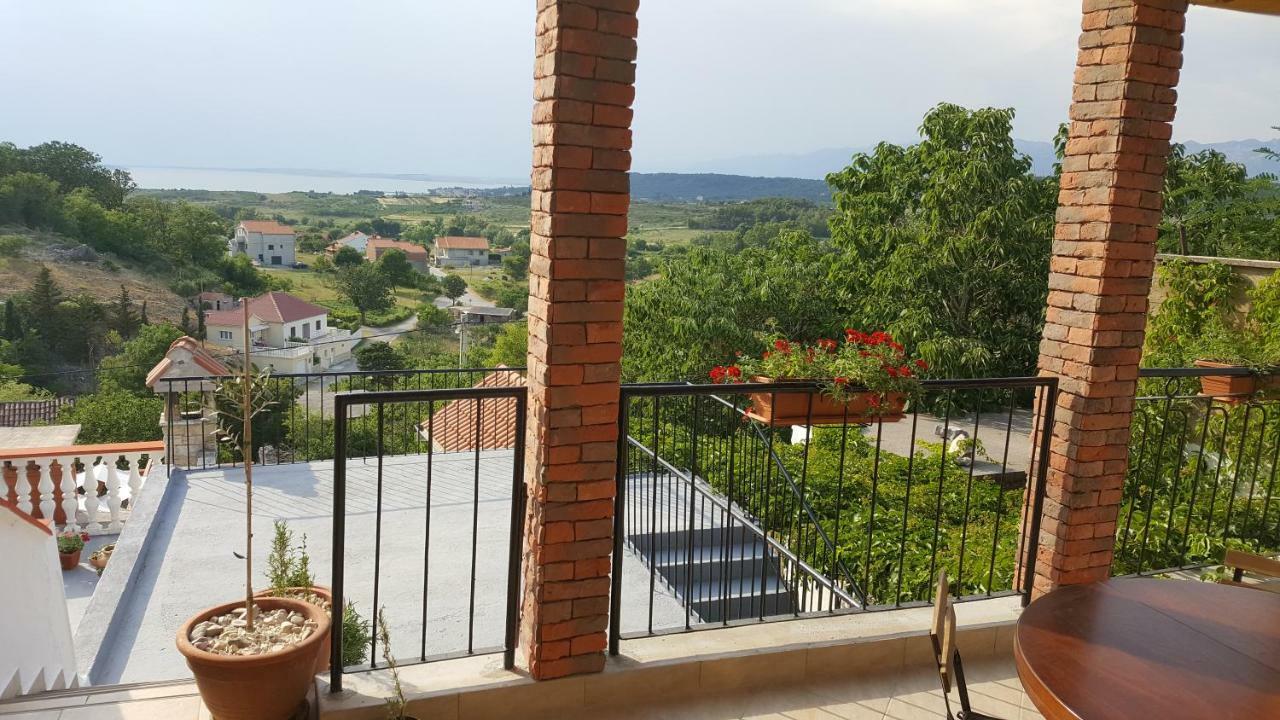 Apartment Cernesa Ražanac Εξωτερικό φωτογραφία
