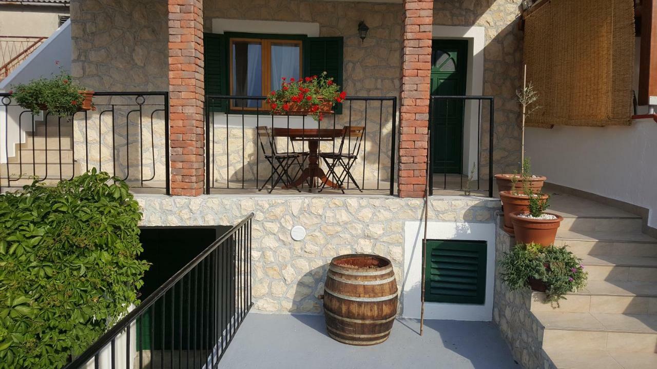 Apartment Cernesa Ražanac Εξωτερικό φωτογραφία