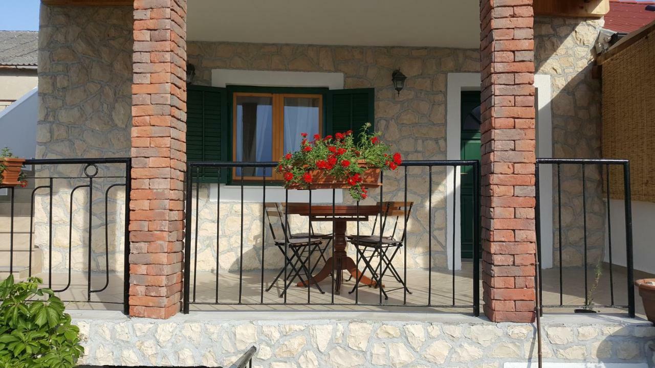 Apartment Cernesa Ražanac Εξωτερικό φωτογραφία