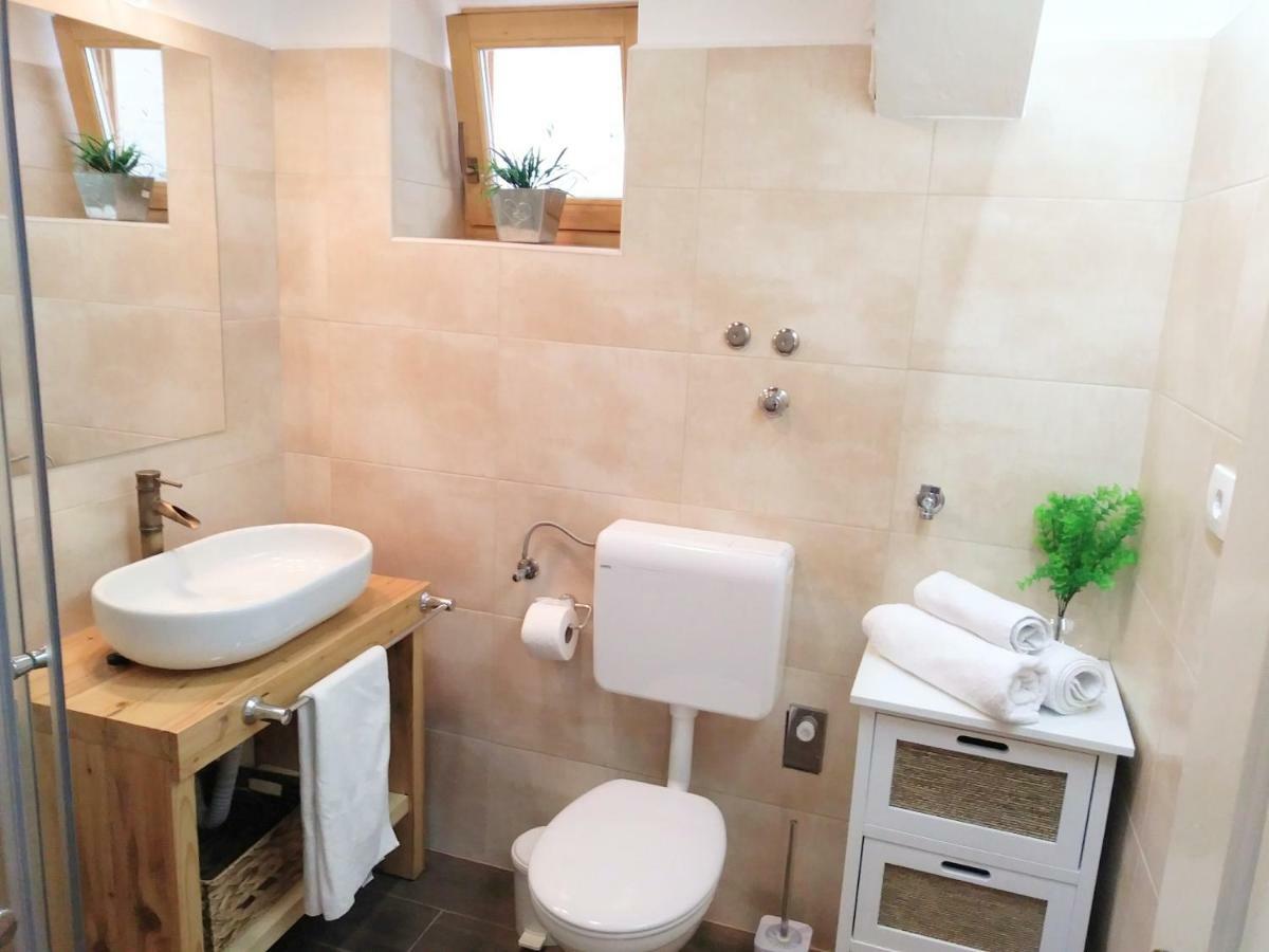 Apartment Cernesa Ražanac Εξωτερικό φωτογραφία