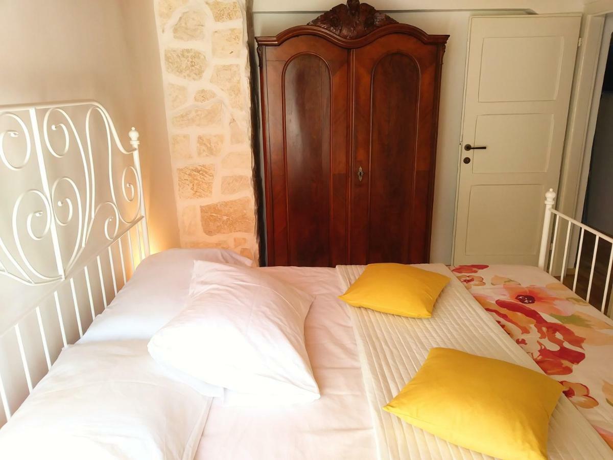 Apartment Cernesa Ražanac Εξωτερικό φωτογραφία
